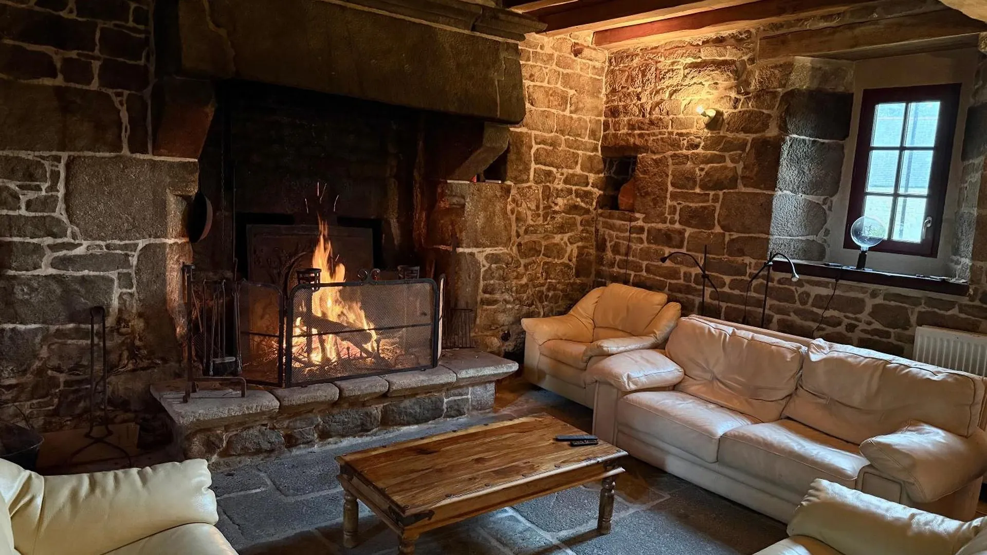 Splendide Manoir - Proche Plages - 4 Chambres - 3Sdb - 8 Pers - Wifi Plounerin